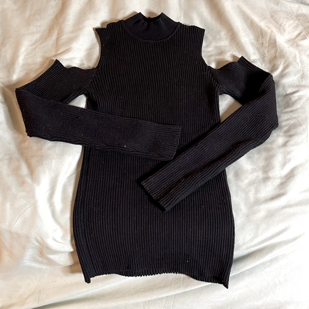 Forever 21 Cold Shoulder Ribbed Sweater L - Picture 3 of 3